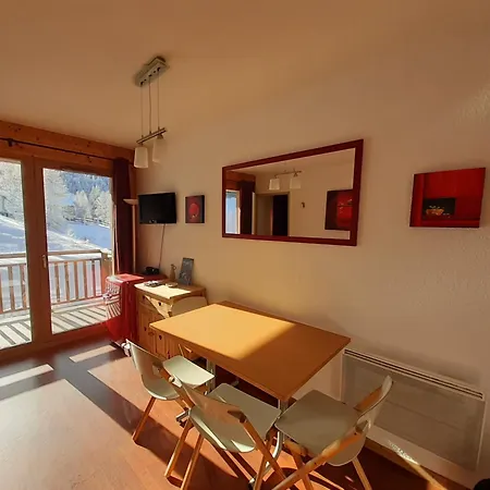 Apartment 4 Pers A Valfrejus, Proche Telecabine - Fr-1-561-138